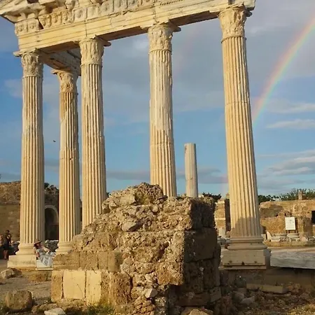 Antalya Sahil Plaj Evleri * אלאניה