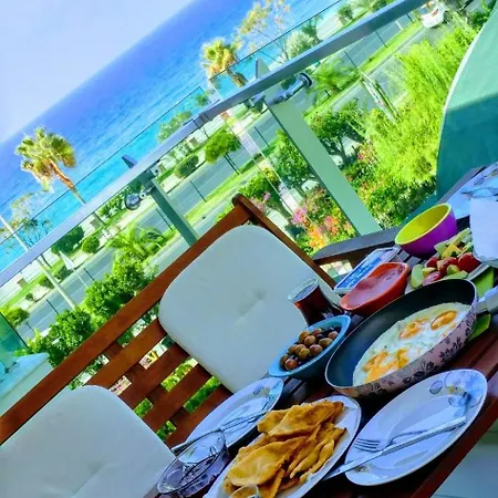 Antalya Sahil Plaj Evleri Alanya